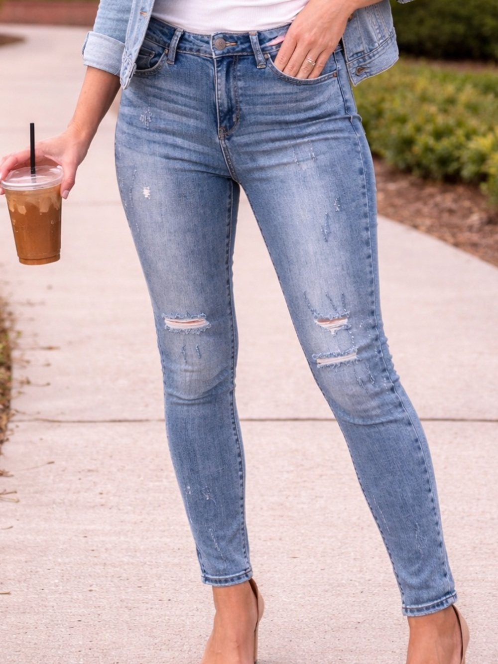 Judy Blue Light Wash Distressed Skinny Jeans | Mid Rise Stretch Denim Size 31